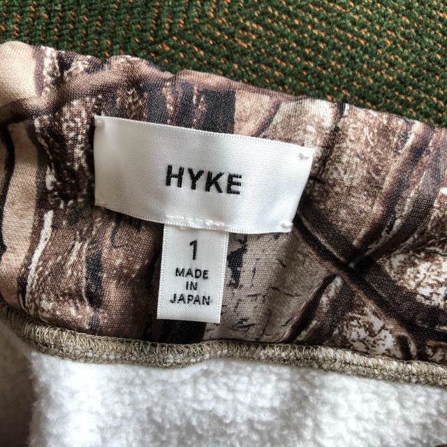 HYKE(ハイク)のHYKE リアルツリー カモフラスカート レディースのスカート(ひざ丈スカート)の商品写真