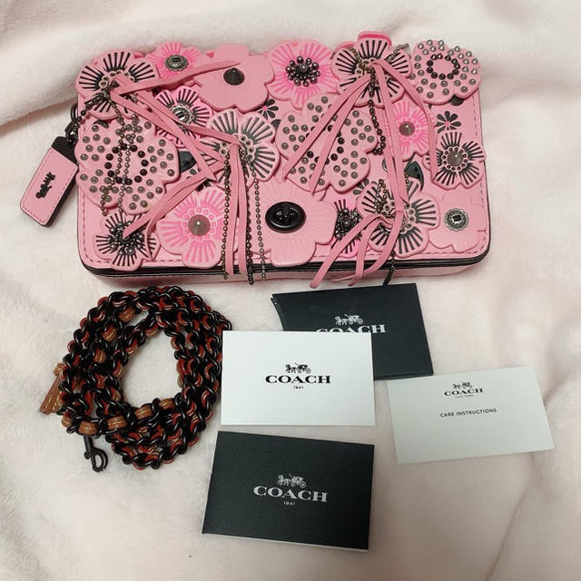 【新品未使用】【定価10万円】coach♡ティーローズバッグ 【新品未使用】【定価10万円】coach♡ティーローズバッグ