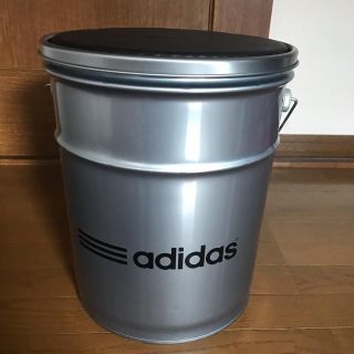 アディダス(adidas)のペール缶(スツール)