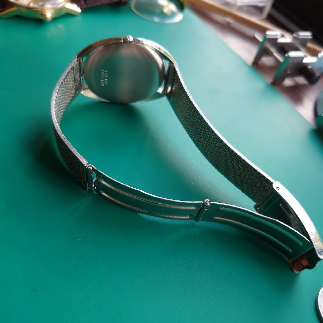 UNIVERSAL GENEVE(ユニバーサルジュネーブ)のoh済み ユニバーサルジュネーブ ホワイトシャドウメンズ自動巻き メンズの時計(腕時計(アナログ))の商品写真