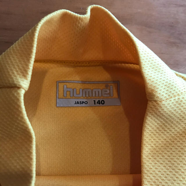 hummel(ヒュンメル)の【再値下げ】hummel ヒュンメル　インナー上下　イエロー140・150サイズ スポーツ/アウトドアのサッカー/フットサル(ウェア)の商品写真