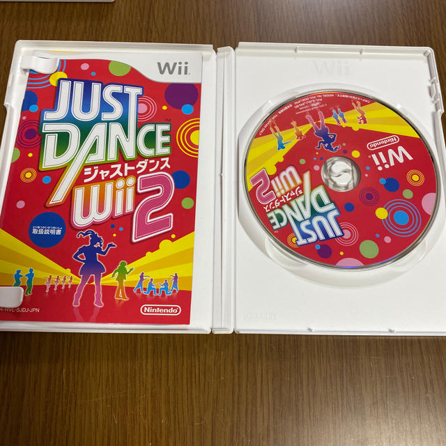 Wii(ウィー)のJUST DANCE（ジャストダンス） Wii 2 Wii エンタメ/ホビーのゲームソフト/ゲーム機本体(家庭用ゲームソフト)の商品写真