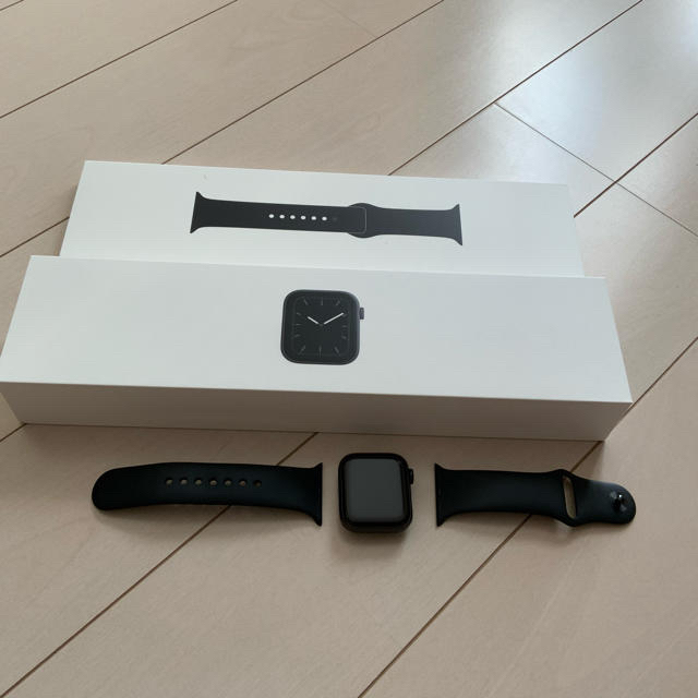 AppleWatch  Series5 40mm space  gray GPS