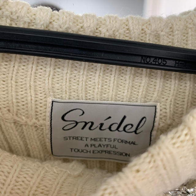 SNIDEL(スナイデル)の【美品】snidel スナイデル ビジューニット 7分袖 ベージュ レディースのトップス(ニット/セーター)の商品写真