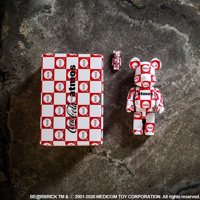 MEDICOM TOY(メディコムトイ)のBE@RBRICK atmos Coca Cola 100％ & 400％ エンタメ/ホビーのフィギュア(その他)の商品写真