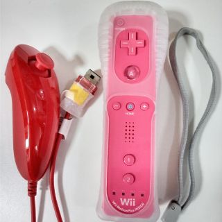 ウィー(Wii)のWii　リモコン　カバー付きとヌンチャク　まとめ売り(その他)