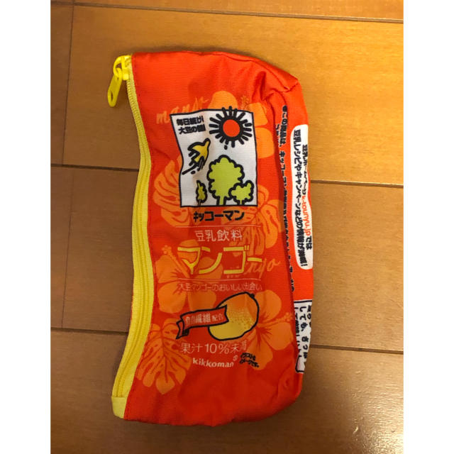 T-ARTS(タカラトミーアーツ)のキッコーマン 豆乳ミニポーチ おかわり 豆乳飲料マンゴー レディースのファッション小物(ポーチ)の商品写真