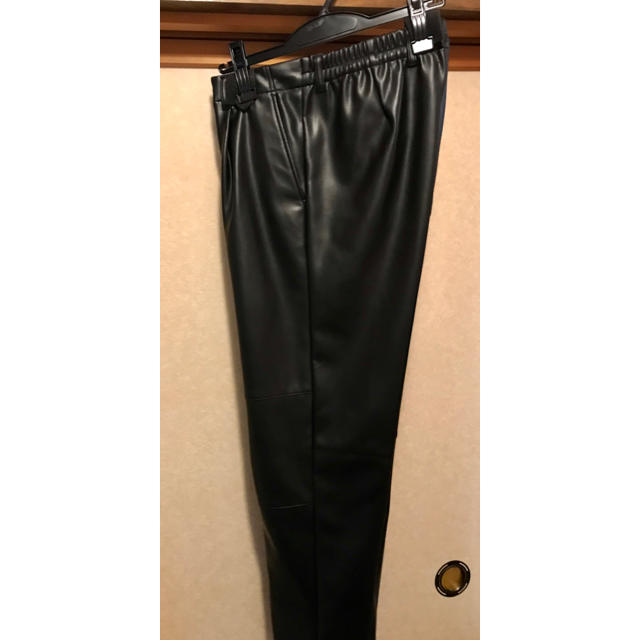 1LDK SELECT(ワンエルディーケーセレクト)のstein 19aw FAKE LEATHER TROUSERS メンズのパンツ(スラックス)の商品写真