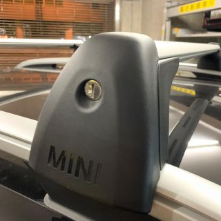 ビーエムダブリュー(BMW)のMINI 純正ベースサポート（クロスオーバー）(車種別パーツ)