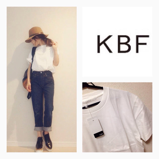 ケービーエフ(KBF)のKBF ▷ シンプル 白Tシャツ(Tシャツ(半袖/袖なし))