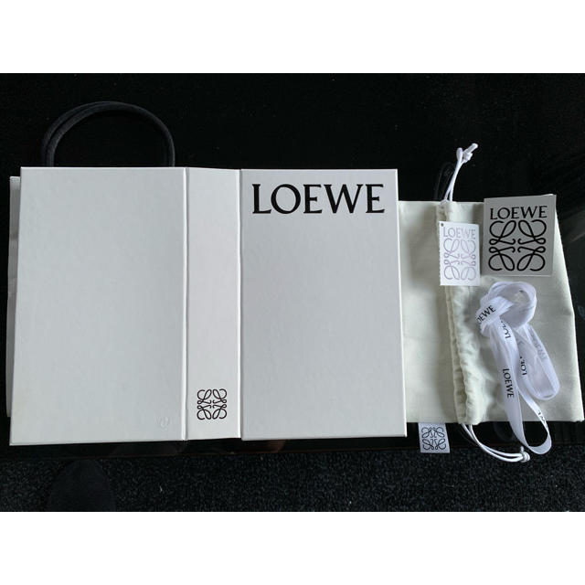 LOEWE(ロエベ)のLOEWE ロエベ  空箱 レディースのバッグ(ショップ袋)の商品写真