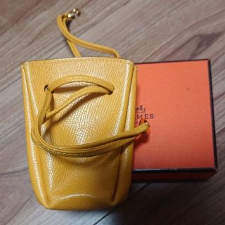 エルメス(Hermes)のエルメス 小物入れ ミニポーチ ヴェスパポーチ 琥珀色 イエロー(小物入れ)