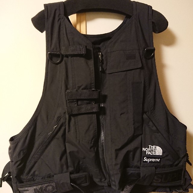 Supreme(シュプリーム)のSupreme The North Face RTG Vest メンズのトップス(ベスト)の商品写真