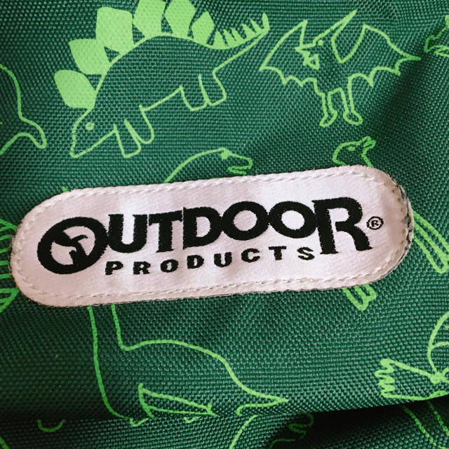 OUTDOOR PRODUCTS(アウトドアプロダクツ)のアウトドア　outdoor products  リュック　男の子　恐竜　緑 キッズ/ベビー/マタニティのこども用バッグ(リュックサック)の商品写真