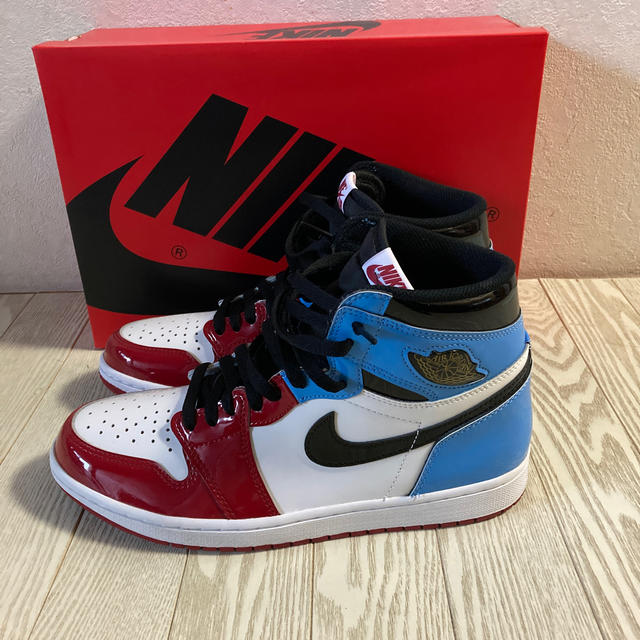 NIKE(ナイキ)のJordan1 og features 27.5cm メンズの靴/シューズ(スニーカー)の商品写真