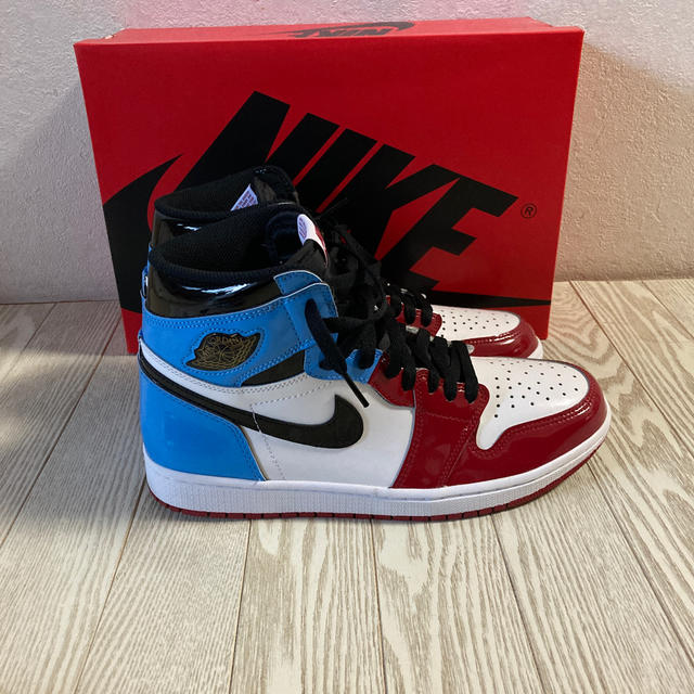 NIKE(ナイキ)のJordan1 og features 27.5cm メンズの靴/シューズ(スニーカー)の商品写真