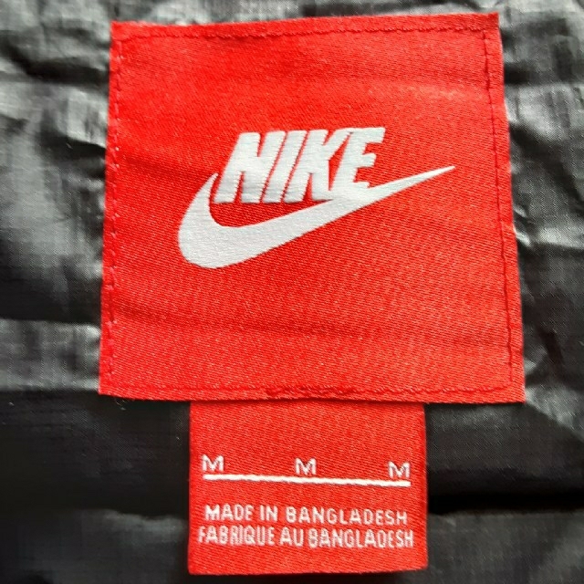 NIKE(ナイキ)のポリナ様　専用 レディースのジャケット/アウター(ダウンベスト)の商品写真