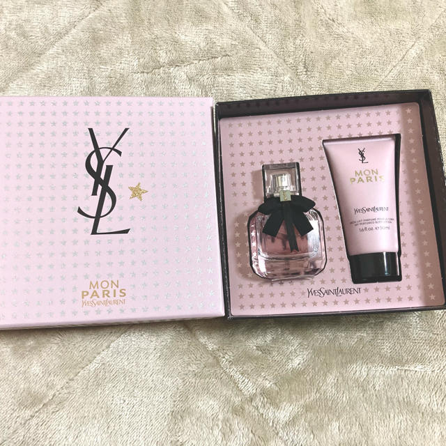 Yves Saint Laurent Beaute(イヴサンローランボーテ)のモン パリ オーデパルファム ギフトセット 限定品 コスメ/美容の香水(香水(女性用))の商品写真