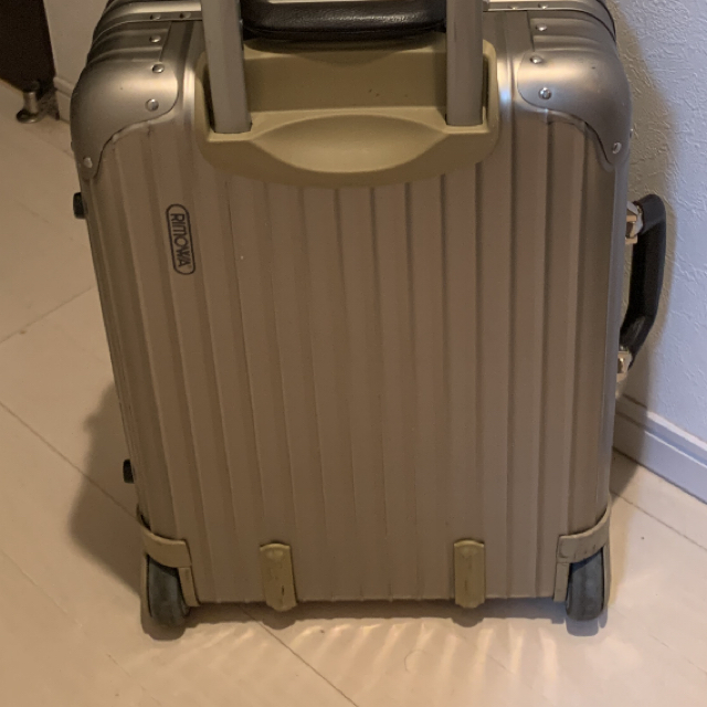 RIMOWA(リモワ)のマユミ様専用　早い者勝ち！リモワ  トパーズ　プレミアム　35L  スーツケース メンズのバッグ(トラベルバッグ/スーツケース)の商品写真