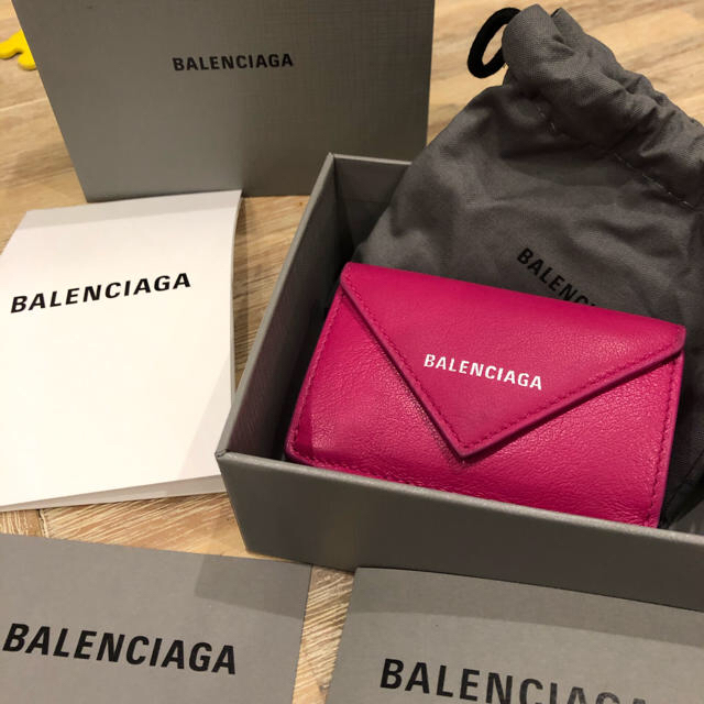 《美品》 最終値下げ‼️バレンシアガ BALENCIAGA ペーパーミニウォレット