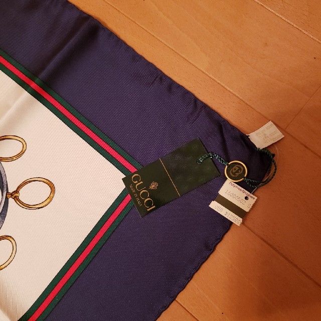 Gucci(グッチ)のGUCCI大判スカーフ レディースのファッション小物(バンダナ/スカーフ)の商品写真