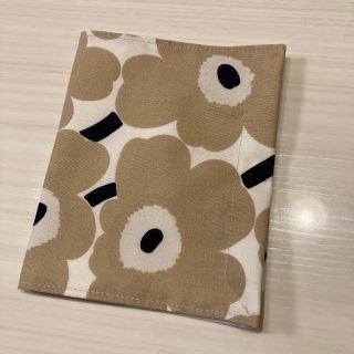 マリメッコ(marimekko)のモッチ様専用☆ マスクケース　非密のマスク　磁石でしまえるんです♪(その他)