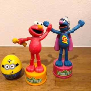 セサミストリート(SESAME STREET)のくまぷ様専用　セサミストリート　フィギュア　ミニオン付き(キャラクターグッズ)