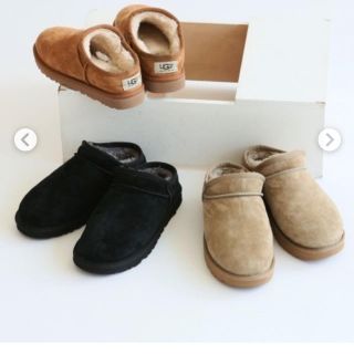 アグ(UGG)の10/28までCHARA様取置中★新品★UGG CLASSIC SLIPPER(スリッポン/モカシン)