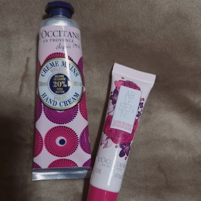 L'OCCITANE(ロクシタン)のくにたん様専用　　　L'OCCITANEハンドクリーム・リップ コスメ/美容のボディケア(ハンドクリーム)の商品写真