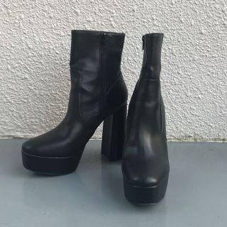 ジョンローレンスサリバン(JOHN LAWRENCE SULLIVAN)のBlack heel boots(ブーツ)