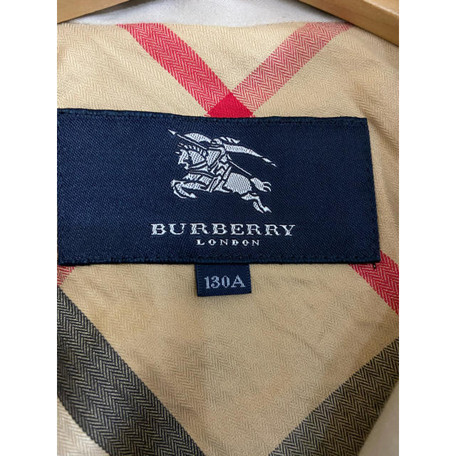 BURBERRY(バーバリー)のバーバリー　トレンチコート　ライトベージュ　130 キッズ/ベビー/マタニティのキッズ服女の子用(90cm~)(コート)の商品写真