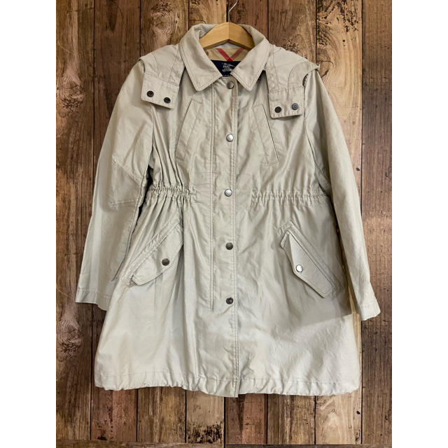 BURBERRY(バーバリー)のバーバリー　トレンチコート　ライトベージュ　130 キッズ/ベビー/マタニティのキッズ服女の子用(90cm~)(コート)の商品写真