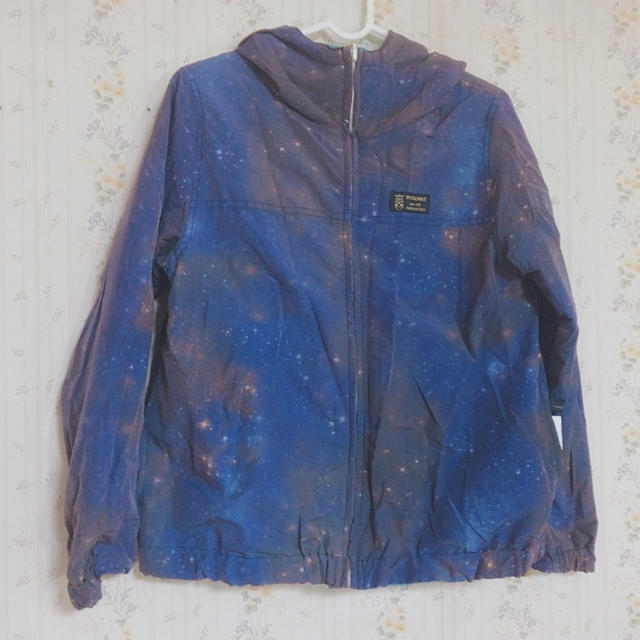 rivet & surge(リベットアンドサージ)の宇宙柄&エメラルド♡"リバーシブル レディースのジャケット/アウター(ブルゾン)の商品写真