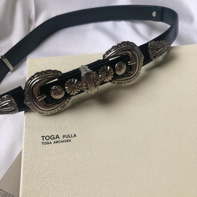 TOGA(トーガ)のTOGA PULLA   トーガプルラ メタルバングルベルト レディースのファッション小物(ベルト)の商品写真