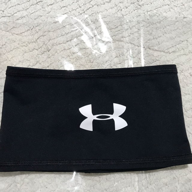 UNDER ARMOUR(アンダーアーマー)のアンダーアーマー　ヘアーバンド　黒　新品未使用品 メンズのメンズ その他(その他)の商品写真