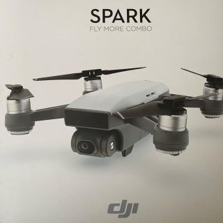 DJI ドローン　スパーク(ホビーラジコン)