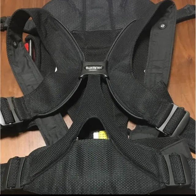 BABYBJORN(ベビービョルン)のベビービョルン 抱っこ紐 ベビーキャリアミラクルメッシュ 美品 キッズ/ベビー/マタニティの外出/移動用品(抱っこひも/おんぶひも)の商品写真