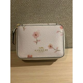 コーチ(COACH)の【新品】コーチ 花柄 フローラルプリント ピルケース(その他)