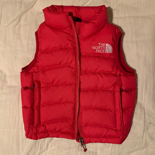 THE NORTH FACE(ザノースフェイス)のノースフェイスダウンベスト♪未使用 キッズ/ベビー/マタニティのキッズ服男の子用(90cm~)(ジャケット/上着)の商品写真