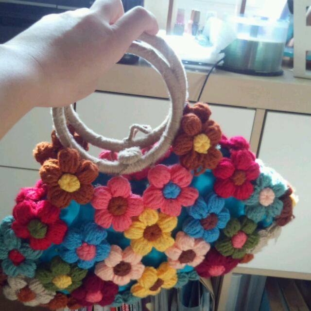 可愛い毛糸のお花bag レディースのバッグ(ハンドバッグ)の商品写真