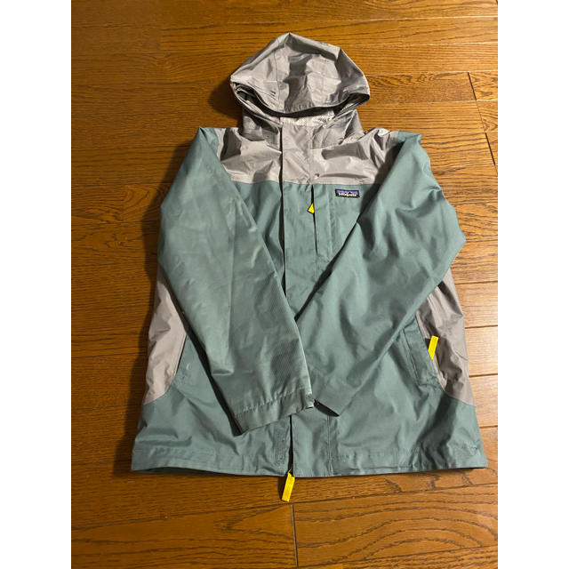 patagonia(パタゴニア)のパタゴニア　アウター キッズ/ベビー/マタニティのキッズ服男の子用(90cm~)(ジャケット/上着)の商品写真