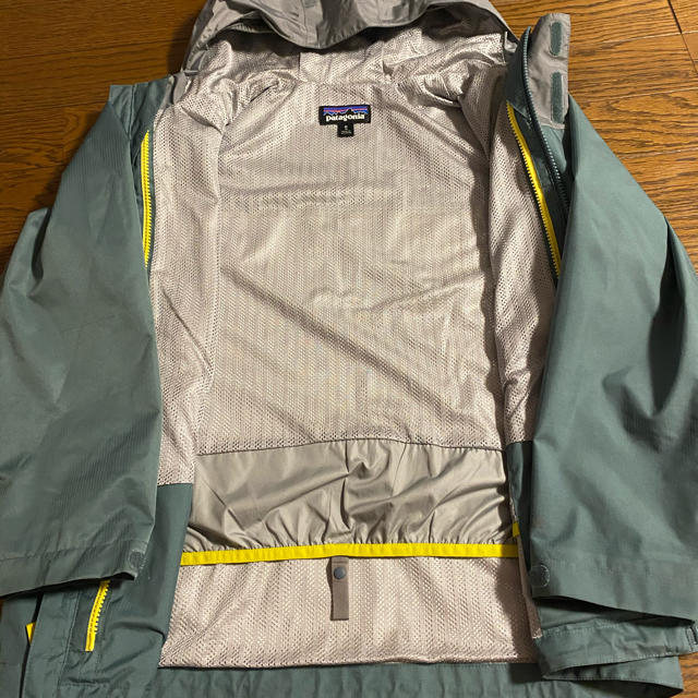 patagonia(パタゴニア)のパタゴニア　アウター キッズ/ベビー/マタニティのキッズ服男の子用(90cm~)(ジャケット/上着)の商品写真