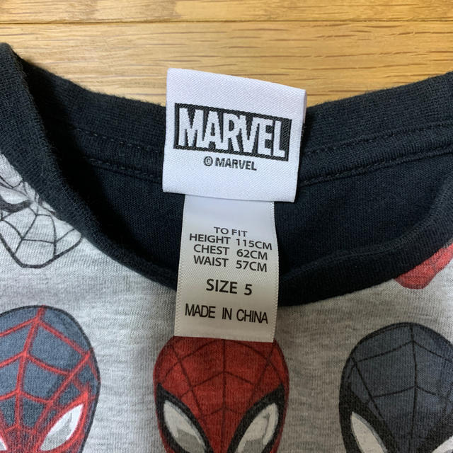 MARVEL(マーベル)のスパイダーマン　ロンT キッズ/ベビー/マタニティのキッズ服男の子用(90cm~)(Tシャツ/カットソー)の商品写真