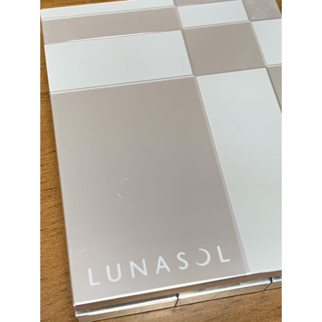 LUNASOL(ルナソル)のLUNASOL コントラスティングカラーアイズ EX01 Shining Sun コスメ/美容のベースメイク/化粧品(アイシャドウ)の商品写真