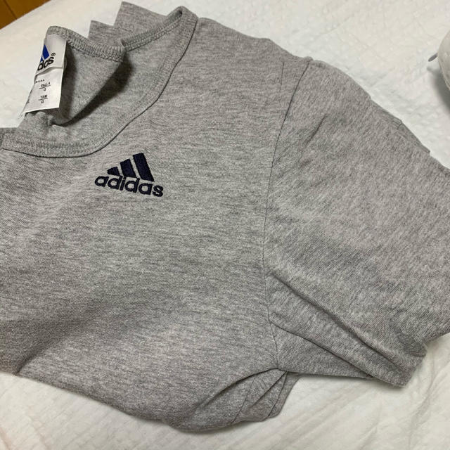 adidas(アディダス)のadidas ロゴ　Tシャツ　長袖 レディースのトップス(Tシャツ(長袖/七分))の商品写真