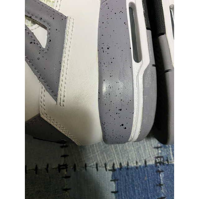 NIKE(ナイキ)のNIKE AIR JORDAN 4 RETRO  GS cement セメント メンズの靴/シューズ(スニーカー)の商品写真