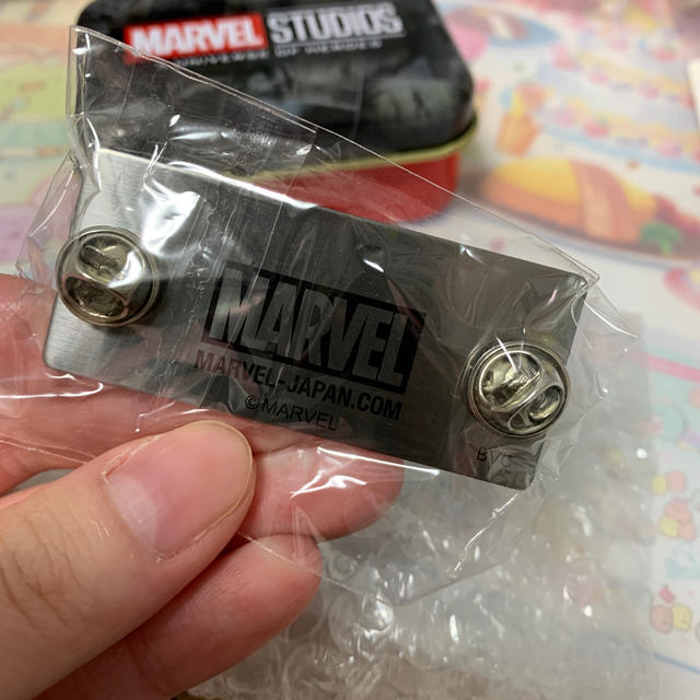 MARVEL(マーベル)のマーベル　ピンズ(ランダム)入りミニ缶　アイアンマン エンタメ/ホビーのフィギュア(アメコミ)の商品写真