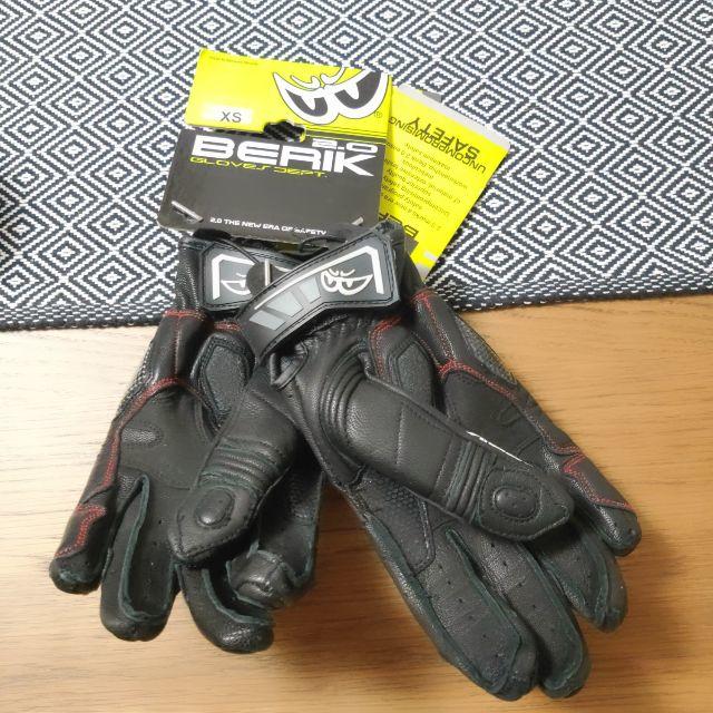 新品 黒 Berik NexG Gloves バイク ライディンググローブ
