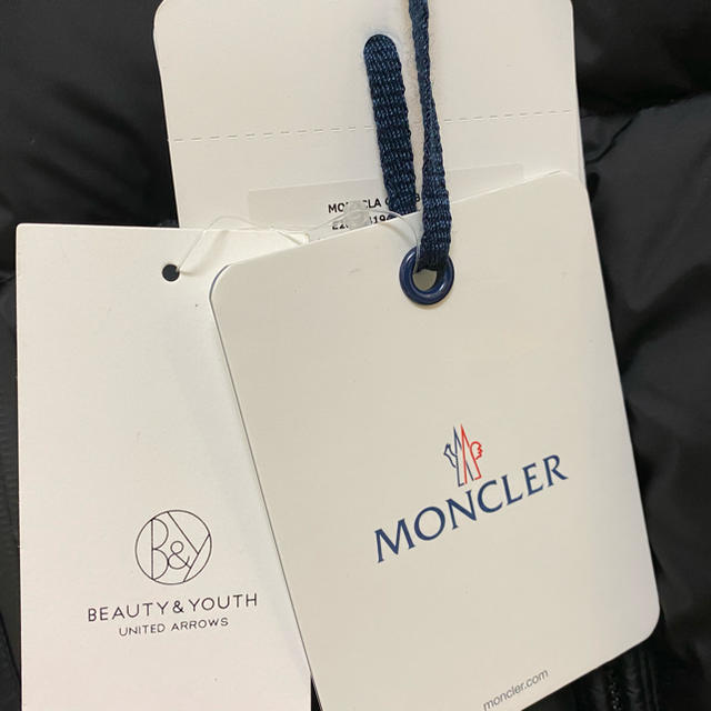 MONCLER(モンクレール)の新品タグ付き　MONCLER モンクレール　MONTCLA サイズ0 メンズのジャケット/アウター(ダウンジャケット)の商品写真