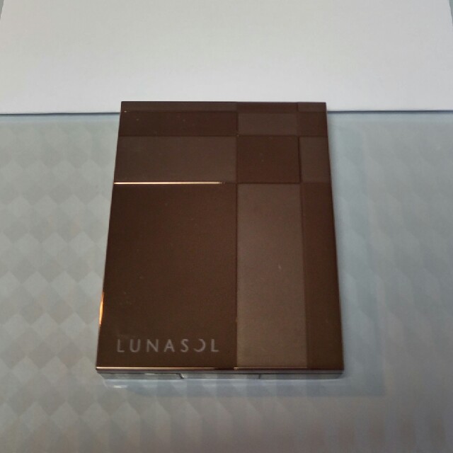 LUNASOL(ルナソル)のルナソル✨小顔シェード３色✨未使用♪ コスメ/美容のベースメイク/化粧品(フェイスカラー)の商品写真